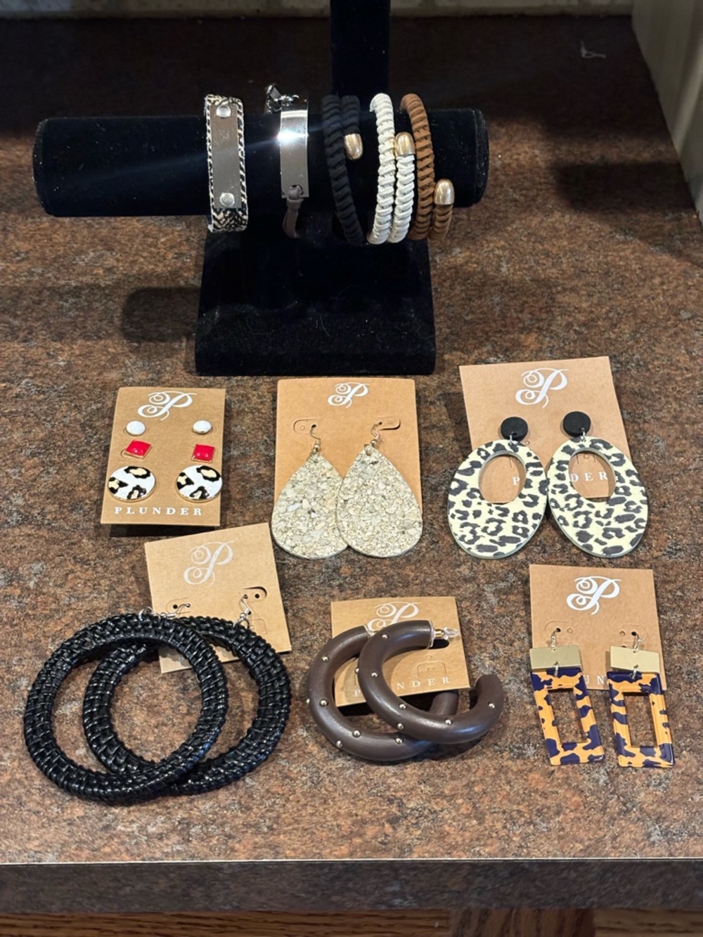 💝Plunder Women’s Earring & Bracelet Mix — Black, White, Brown, Gold
